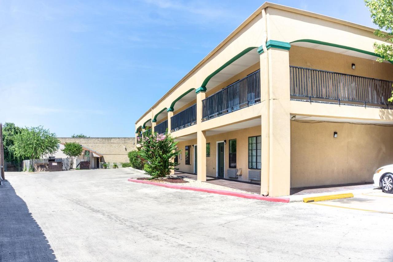 Oyo Inn & Suites Medical Center San Antonio Zewnętrze zdjęcie